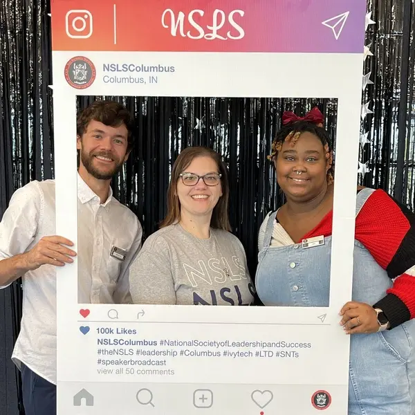 NSLS Members at a Photobooth.